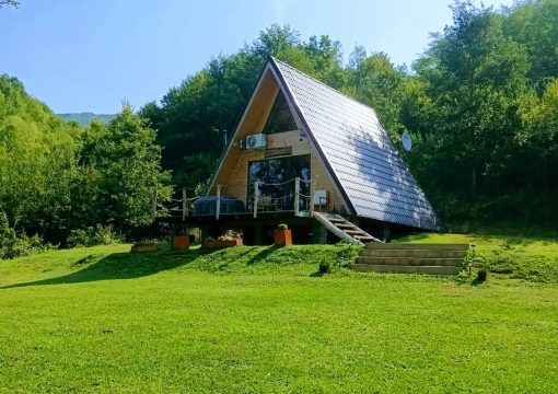 Căsuța dintre nuci